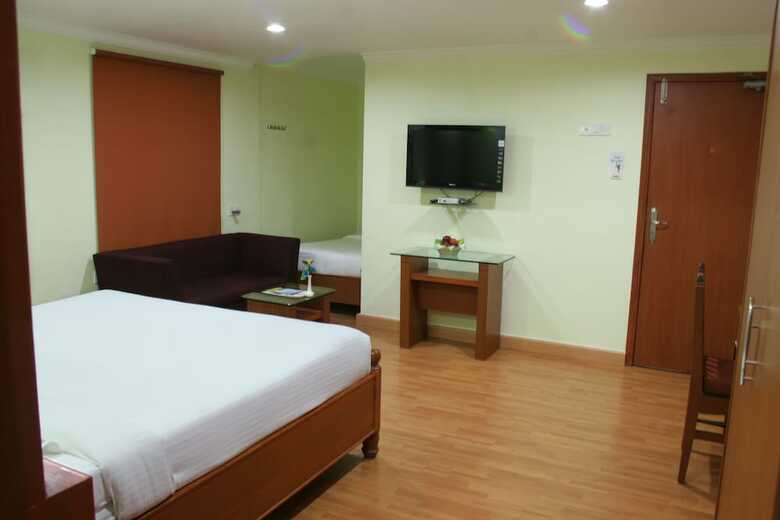 Hotel Rj Residency