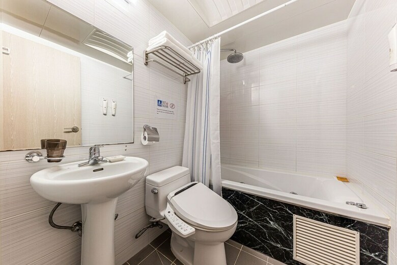 Friendly Dh Naissance Hotel By Mindrum Group