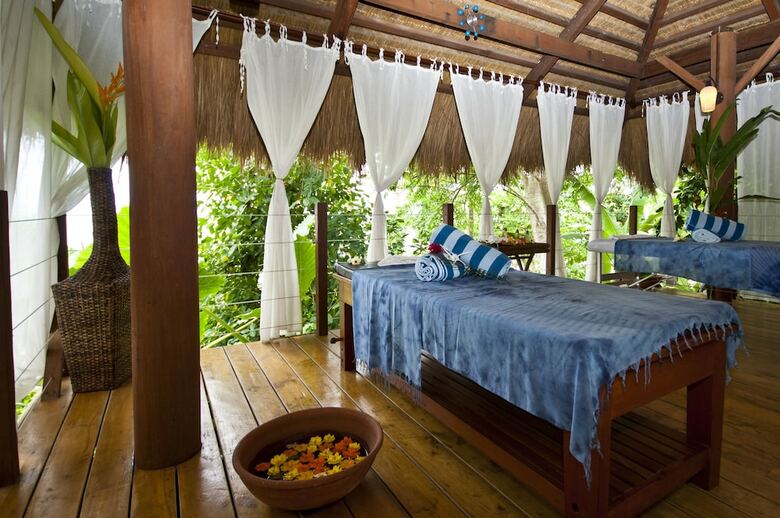 Apartamento Amun Ini Beach Resort & Spa