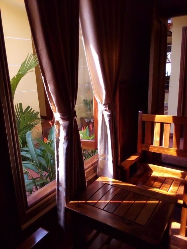 Hotel Lien Tho Guesthouse