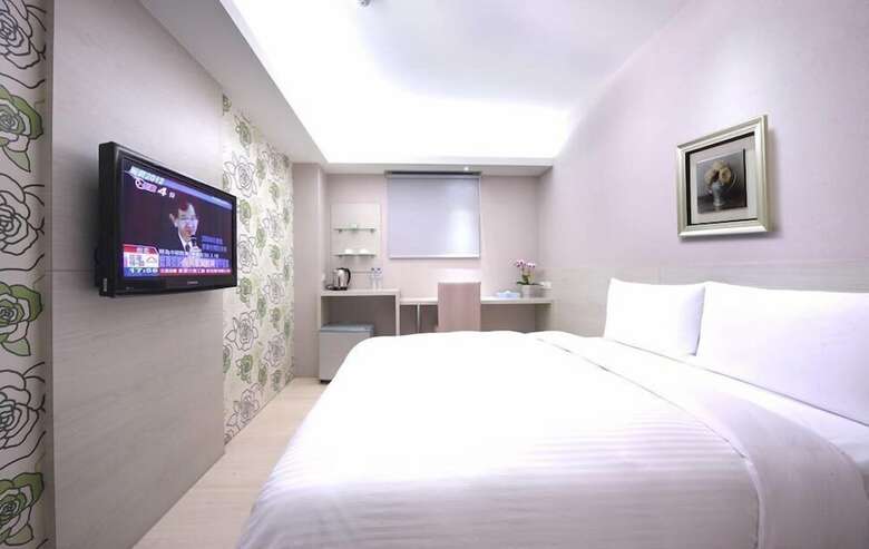 Idol Hotel