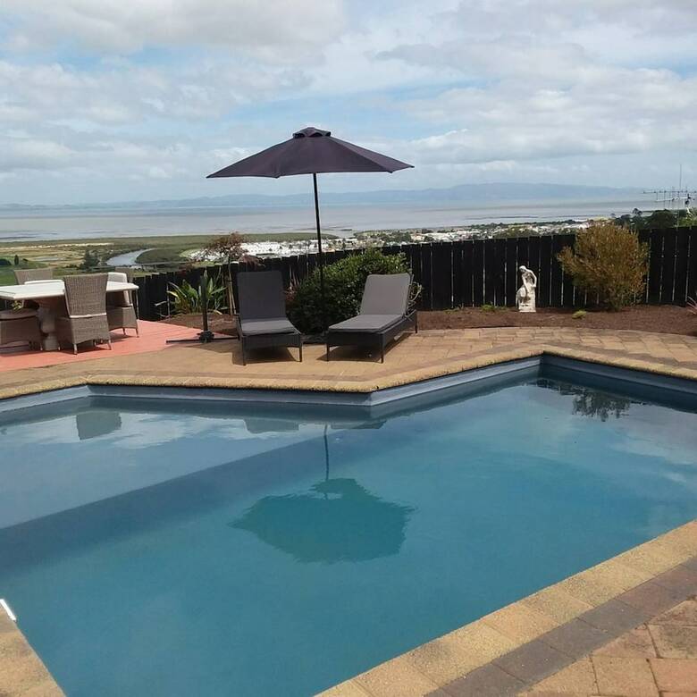 Chartre' Manor Bed & Breakfast