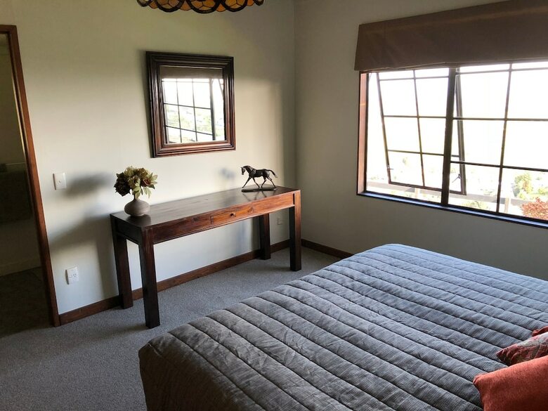 Chartre' Manor Bed & Breakfast