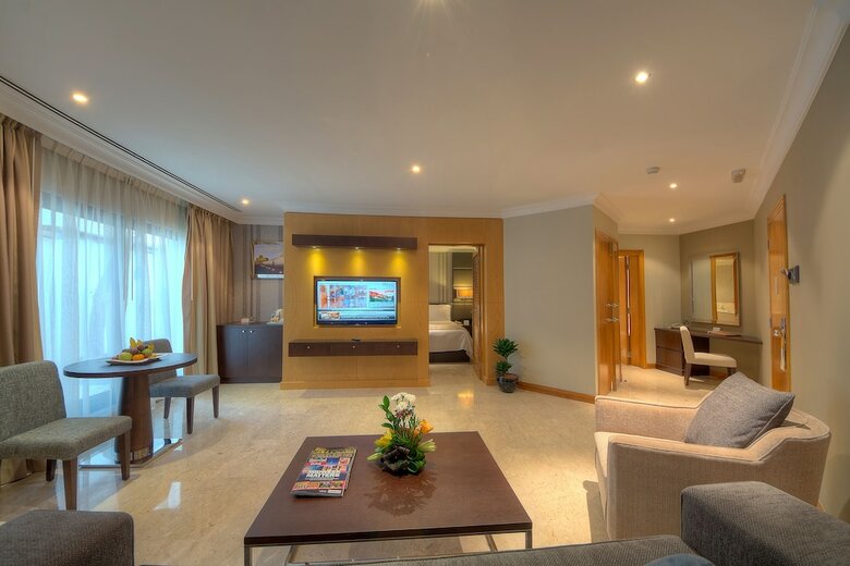 Hotel Dubai Marine Beach Resort & Spa
