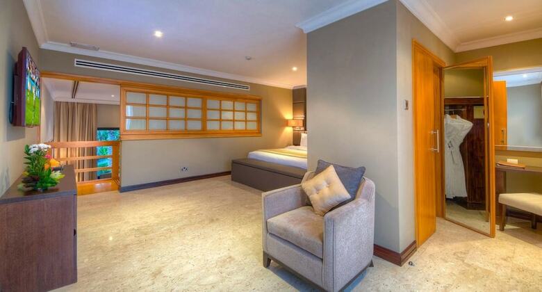 Hotel Dubai Marine Beach Resort & Spa