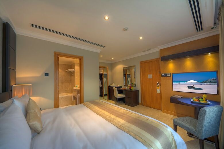 Hotel Dubai Marine Beach Resort & Spa