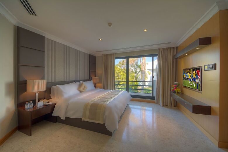 Hotel Dubai Marine Beach Resort & Spa
