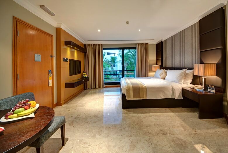 Hotel Dubai Marine Beach Resort & Spa
