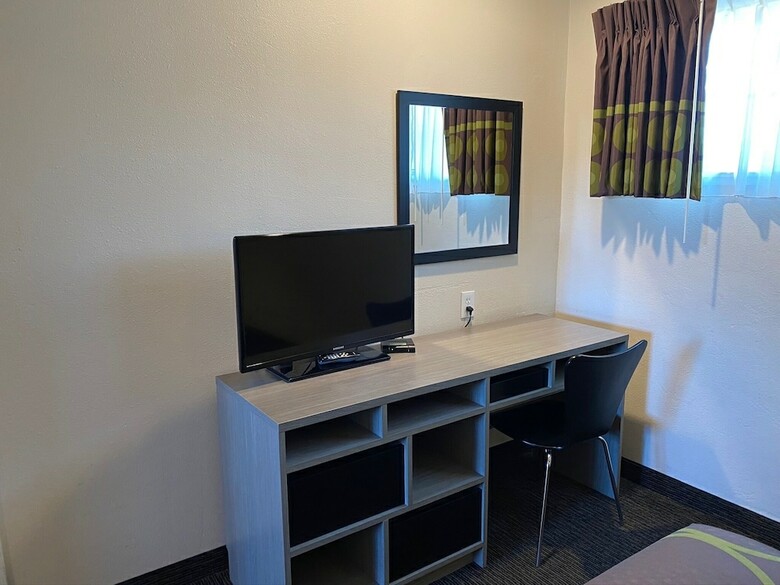 Motel Super 8 By Wyndham Monterey