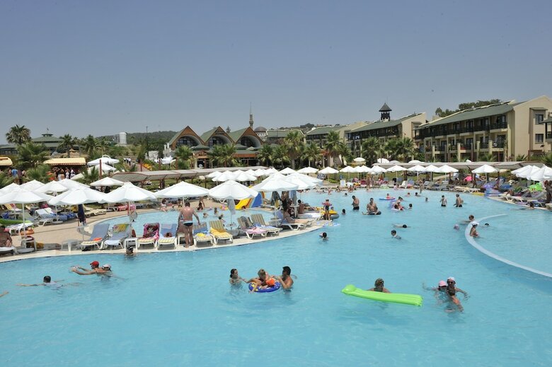 Oz Hotels ?ncekum Beach Resort