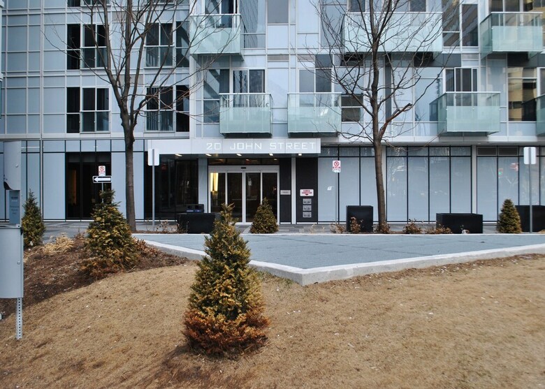Apartamentos Livingsuites Toronto - Front & John