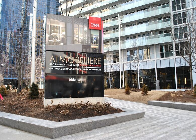 Apartamentos Livingsuites Toronto - Front & John