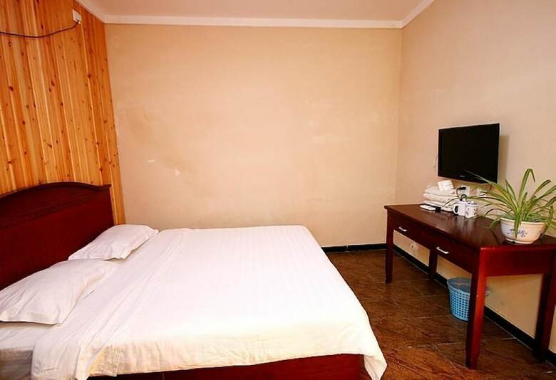 Hostal Leo Hostel