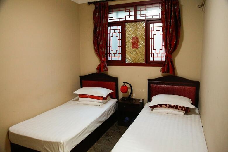 Hostal Leo Hostel