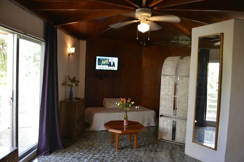 Ouanga Bay Beach Hotel