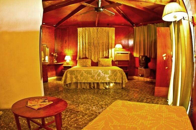 Ouanga Bay Beach Hotel