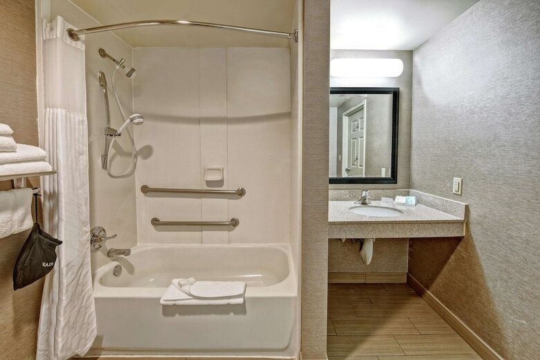 Hotel Hilton Garden Inn Birmingham/lakeshore Drive
