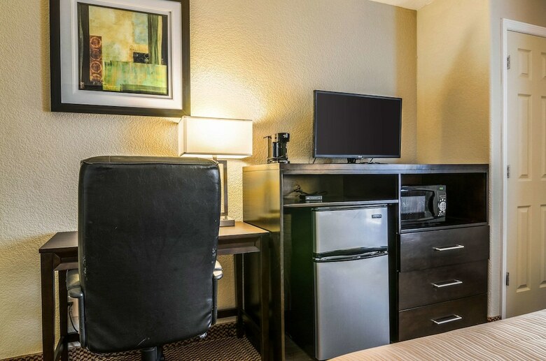 Hotel Quality Inn & Suites