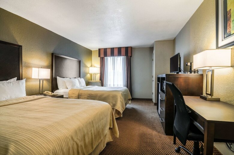 Hotel Quality Inn & Suites