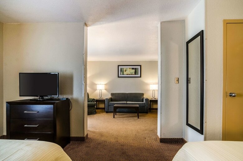 Hotel Quality Inn & Suites