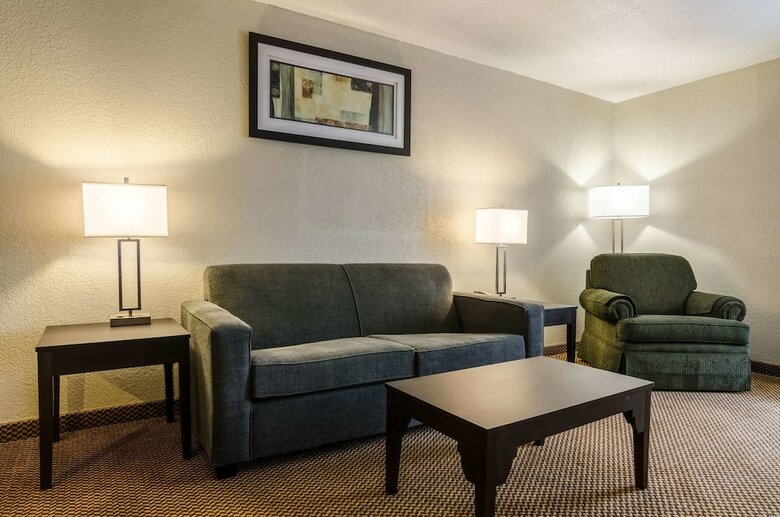 Hotel Quality Inn & Suites
