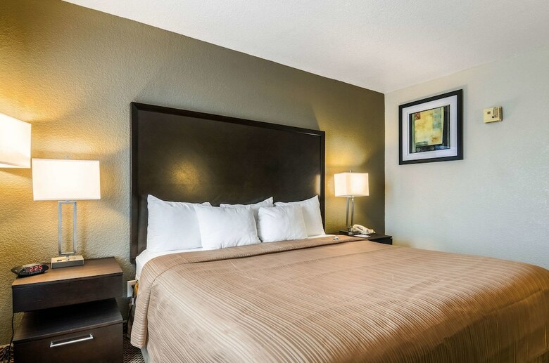 Hotel Quality Inn & Suites