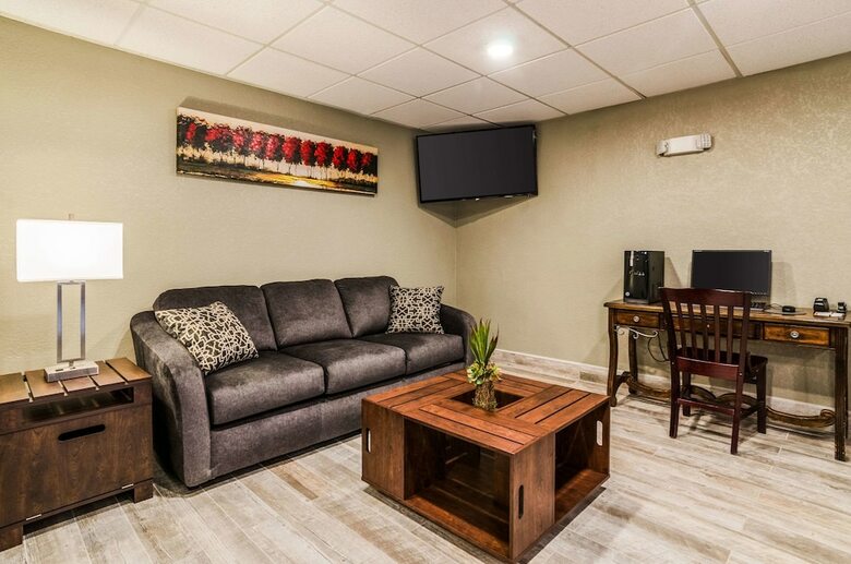 Hotel Quality Inn & Suites