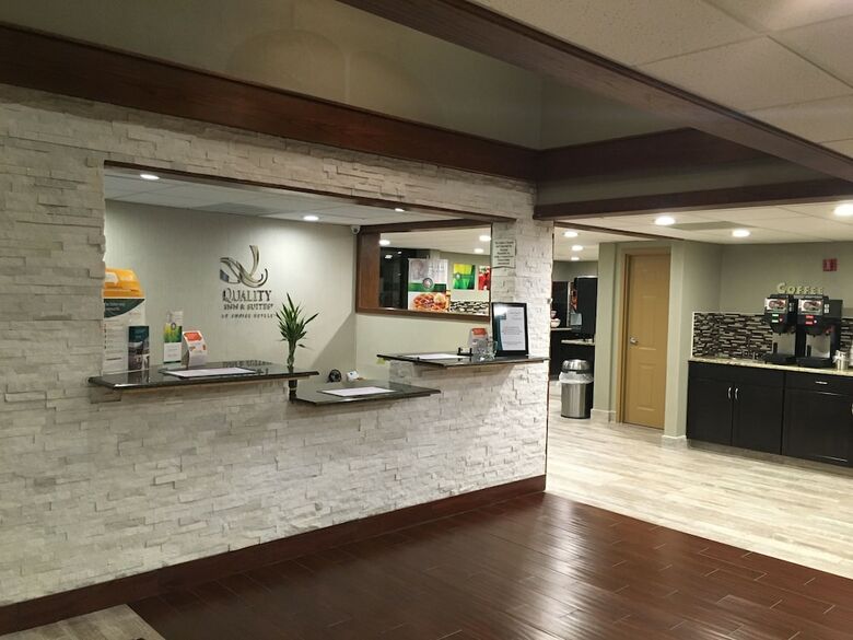Hotel Quality Inn & Suites