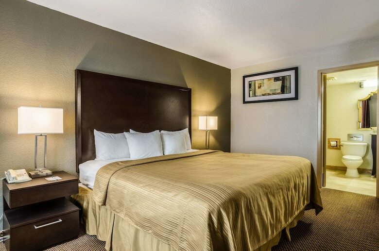 Hotel Quality Inn & Suites
