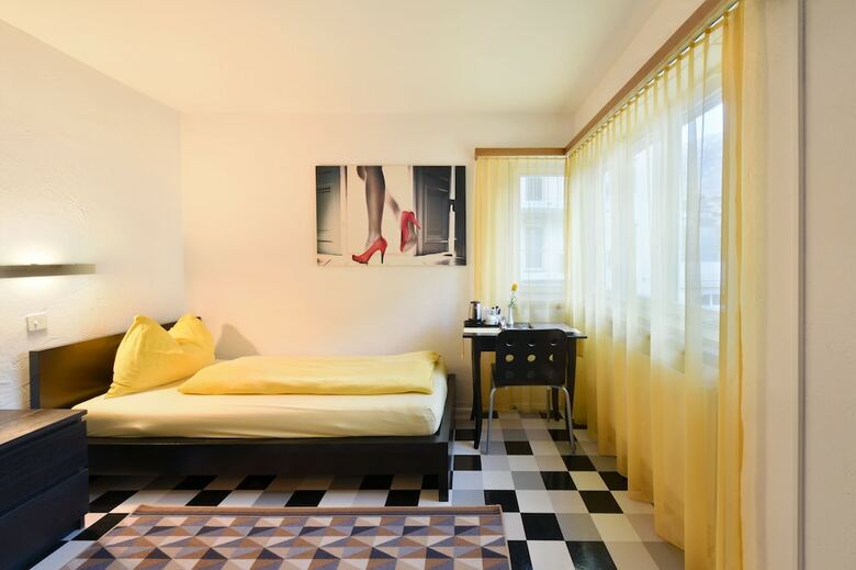 Schlosshotel - Self Check-in Hotel Am Schlosspark