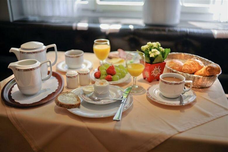 Hotel Alexander Guesthouse
