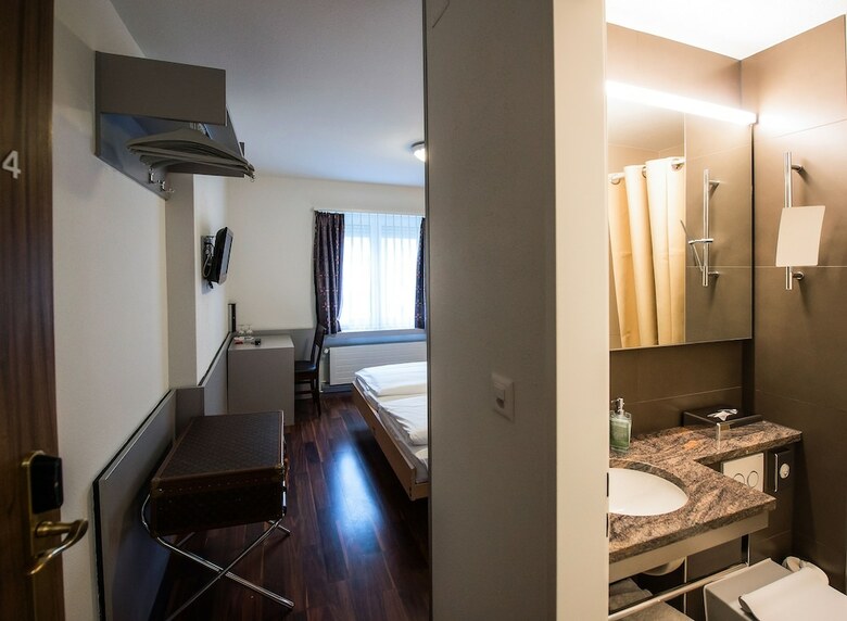 Hotel Alexander Guesthouse
