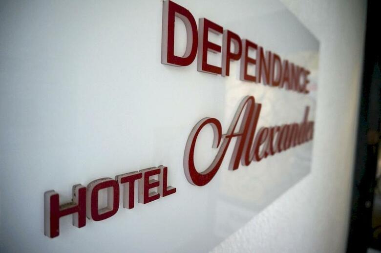 Hotel Alexander Guesthouse