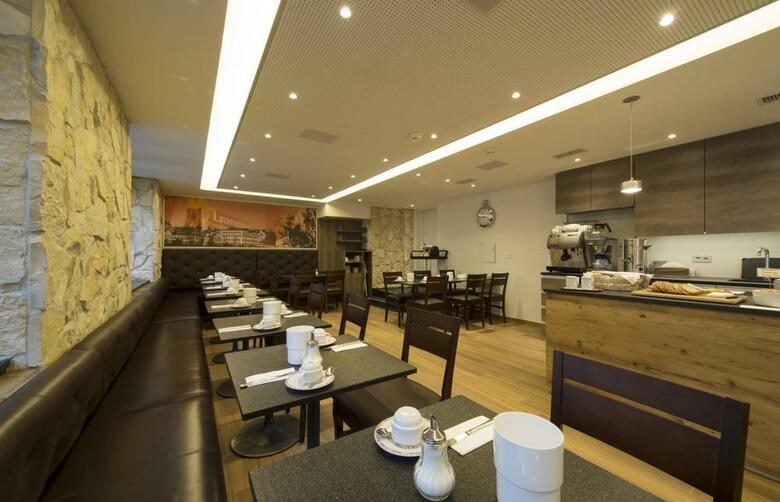 Hotel Alexander Guesthouse