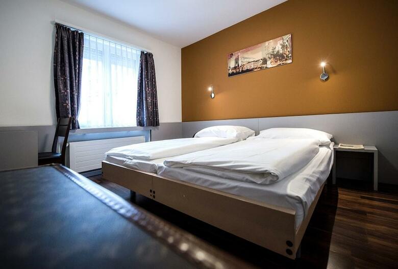 Hotel Alexander Guesthouse