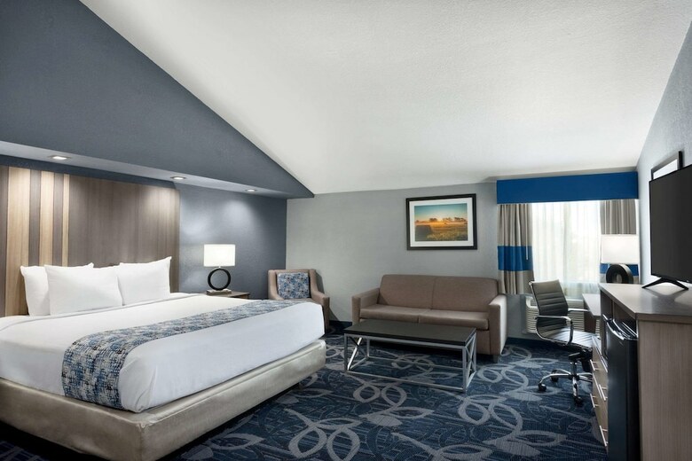 Motel Baymont By Wyndham Shawnee