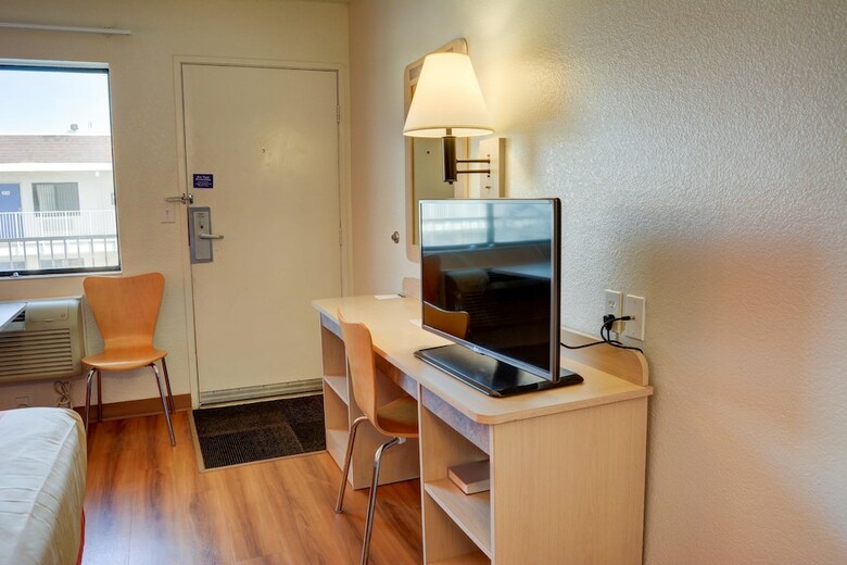 Motel 6 Salem, Or