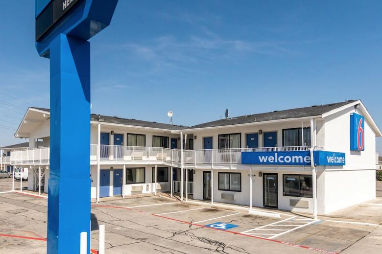 Motel 6 Fort Worth, Tx - North