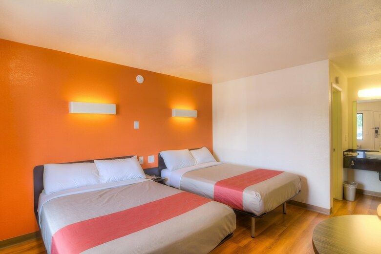 Motel 6 Simi Valley, Ca