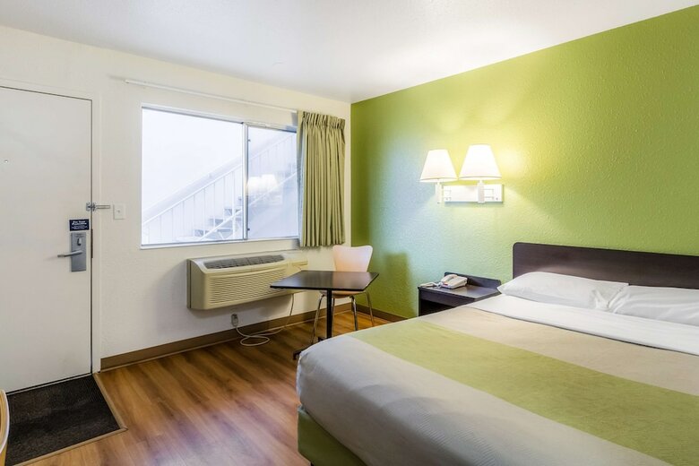 Motel 6 Green Bay
