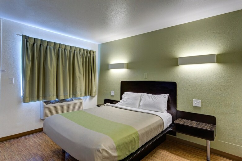 Motel 6 Bowling Green
