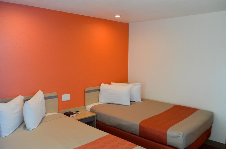 Motel 6 Lost Hills