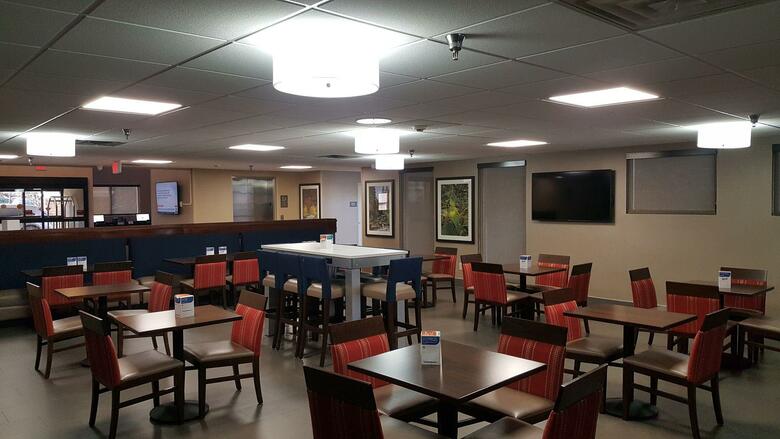 Hotel Comfort Suites Airport
