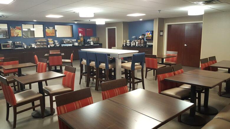 Hotel Comfort Suites Airport