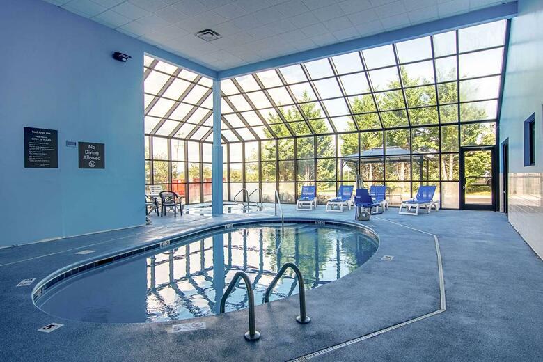 Hotel Comfort Suites Airport