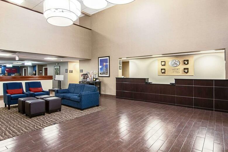 Hotel Comfort Suites Airport