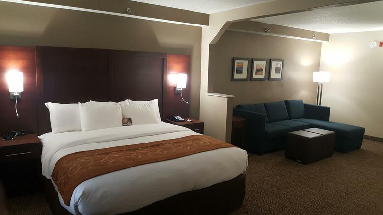 Hotel Comfort Suites Airport