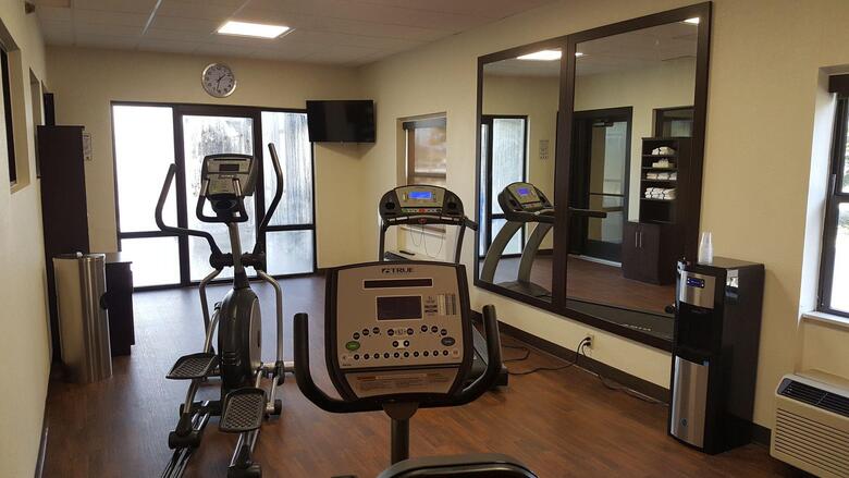Hotel Comfort Suites Airport