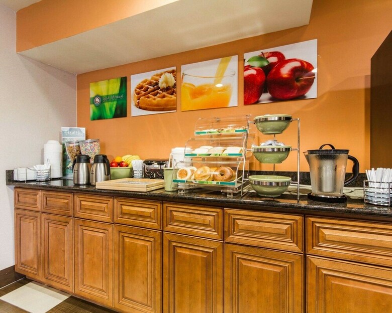 Hotel Quality Inn & Suites Stoughton - Madison South