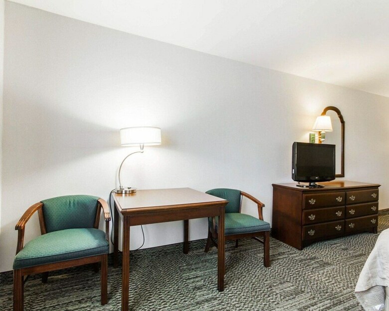 Hotel Quality Inn & Suites Stoughton - Madison South